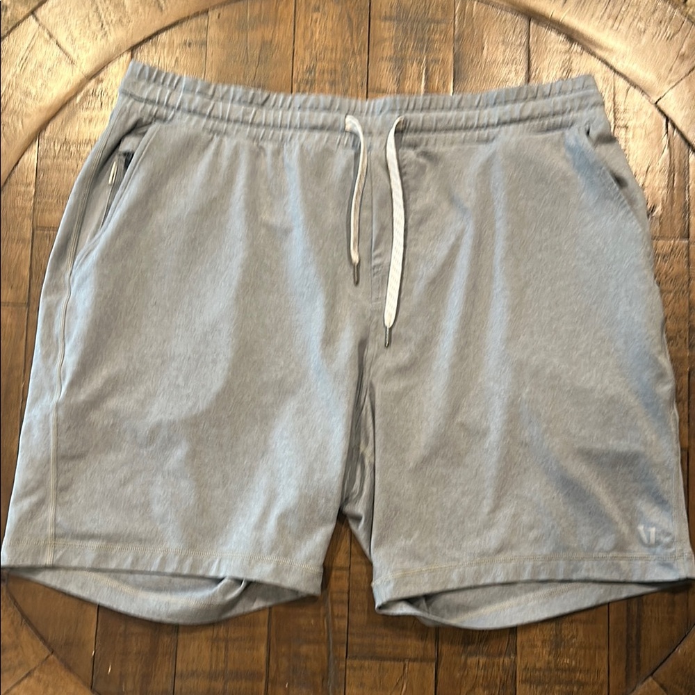 Vuori Ponto Shorts - Light Gray